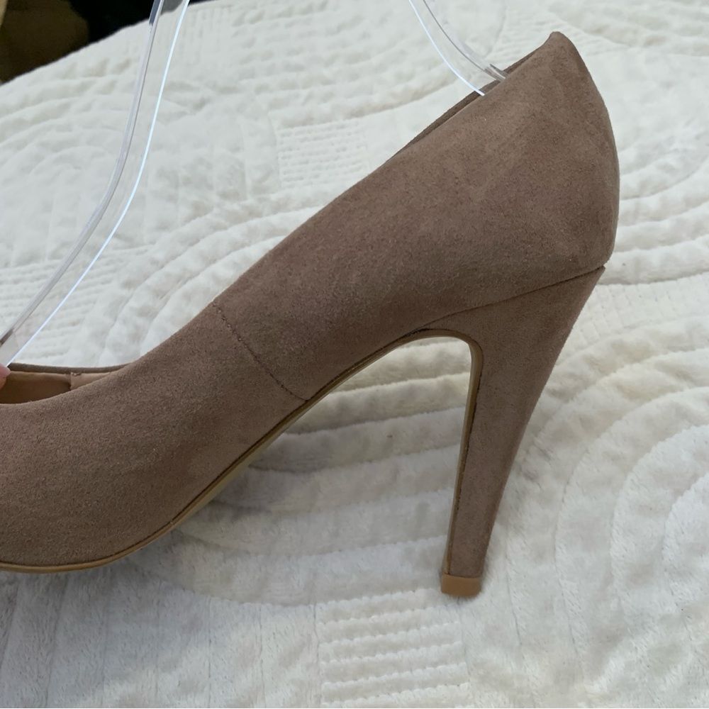 KELLIE & KATIE Elegant Taupe High Heel Pumps Size 9 - Picture 5 of 13